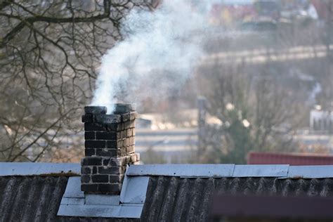 Kamino nuotrauka - termos lentos išvaizda lauke