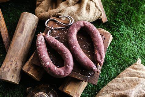 Infografika: Glaistų tipų palyginimas pagal sudėtį, elastingumą ir atsparumą drėgmei