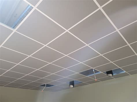 Schematinis pakabinamų lubų vaizdas