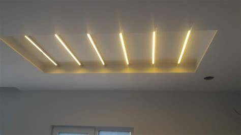 Padėtas UD primetrinis profilis su led juosta nišoje