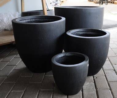 Juodas betoninis bordiūras - pavyzdys su matmenimis