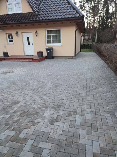 Trinkelių klojimo ir vejos bortų įrengimo kainų pavyzdžiai