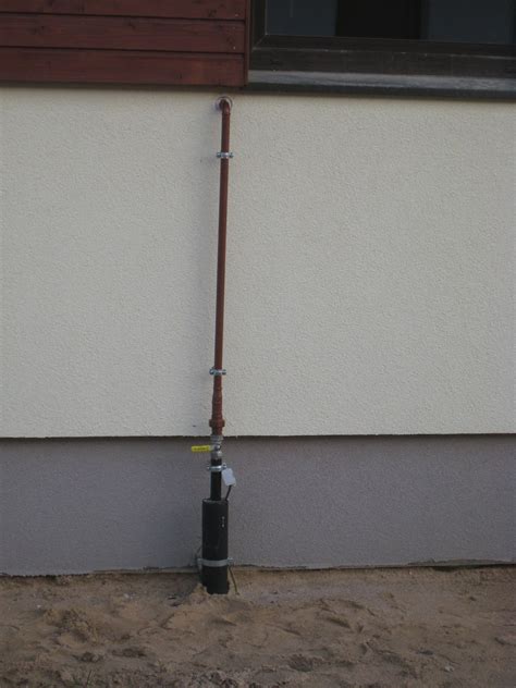 Kaip atrodo PVC vamzdžio įvadas į movą