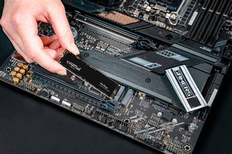 SSD įrengimo schema su PCIe linijų dalijamumu