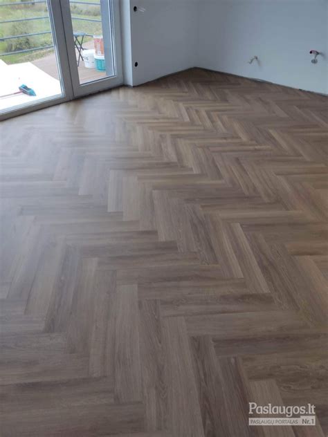 Grindų paruošimas ir pasirinkimo galimybės: PVC, laminatas, parketas