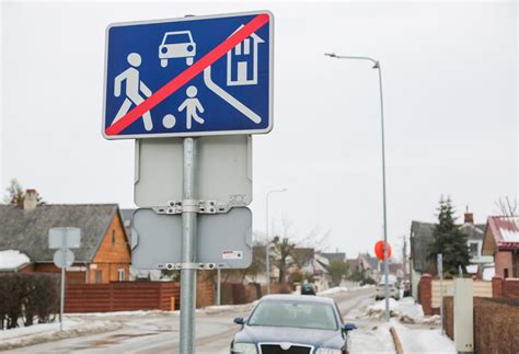 Infografika: Dulkių kontrolės sprendimai žvyruotuose keliuose - CC Road, DUSTOFF, dulkių poveikio svarba