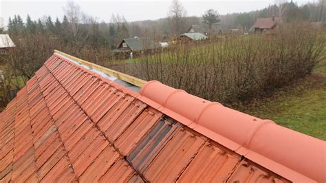 Nuotrauka: kraigo vėdinimo mazgų montavimas stogo įrengimo metu