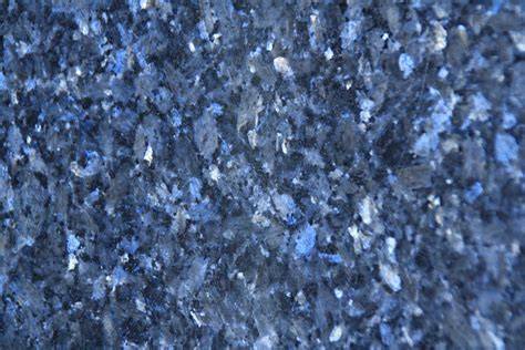 Blue Pearl granito plokštės paviršius su Kristalais, sidabro atspalvių žėrėjimas
