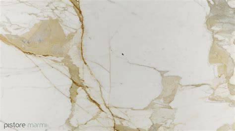 Interjeras su Calacatta Gold akcentais