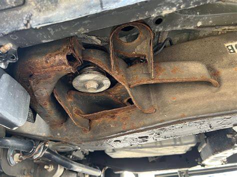 Antikorozinė danga ant automobilio dugno ir slenksčių