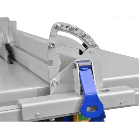 Įvairūs medienos pjovimo įrankiai ir jų pritaikymas