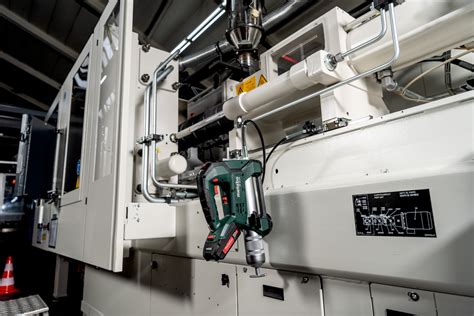 Akrilinio hermetiko tepimo procesas