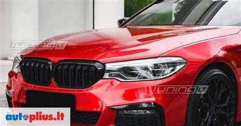 BMW apdailos paketų išorės nuotrauka: sportiniai buferiai, šoniniai sijonai ir ratlankiai