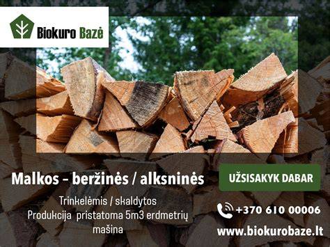 Ąžuolinių, beržinių ir uosinių malkų krūva paletėse