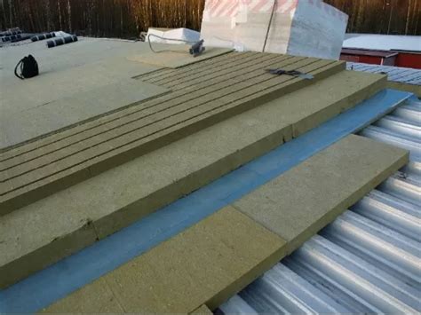 Ventiliuojamo stogo konstrukcija su PAROC Air plokštėmis