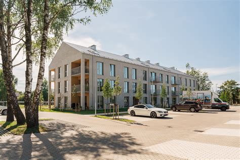 Rąstų keitimo eskizas: hidroizoliacijos sluoksniai, trinkelės, pleištai