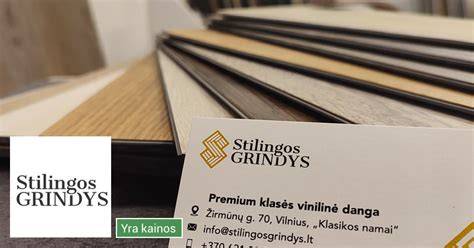 Vinilinės grindų dangos asortimento vizualinė nuoroda: skirtingų dizainų plytelė ir lentos imitacijos