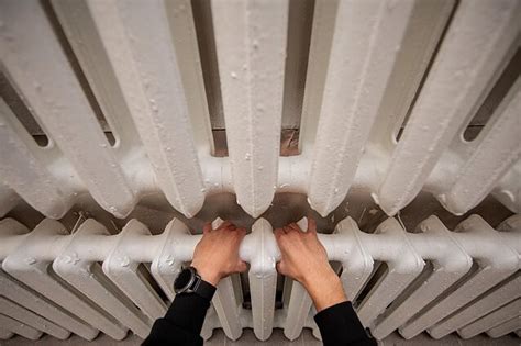 Šildymo elementai grindjuostėse