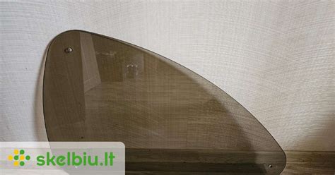 Stiklinis stalviršis virtuvėje