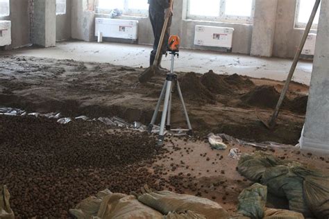 Betoninių grindų išlyginimas su lazeriniu nivelyru