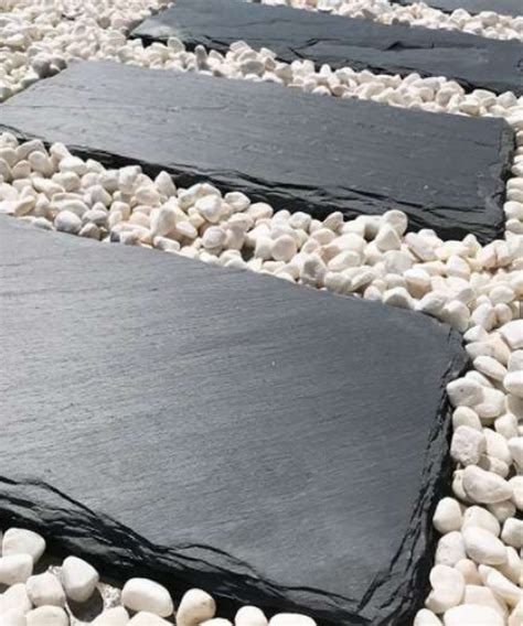 Skalūno plokščių takeliai sode