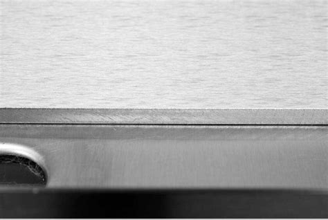 Skardos storis ir lygus paviršius