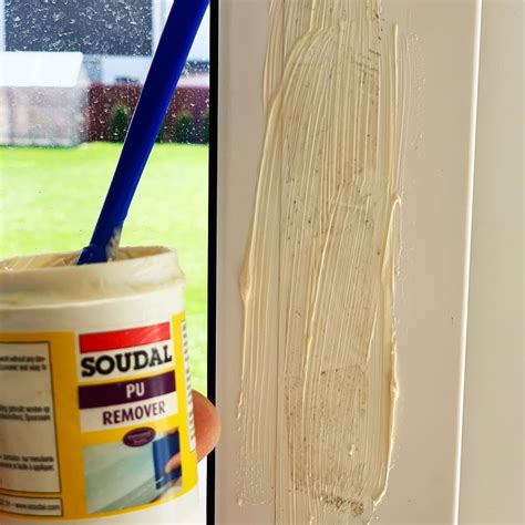 Senų klijų ir audinio likučių pašalinimas