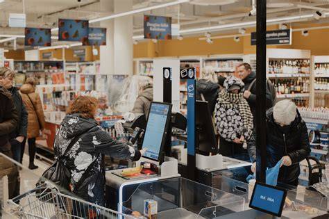 Interaktyvi prekių paieškos sistema ir parduotuvių tinklas