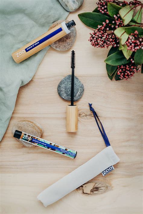 Kosmetikos pakuotės popieriniuose vamzdeliuose