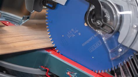 Diskinio pjūklo naudojimas medinėms plokštėms