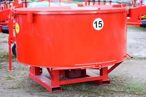 automobilinė betono maišyklė