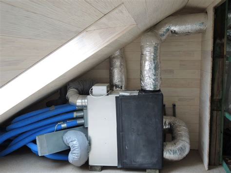 Vėdinimo vamzdžio praėjimas per stogą