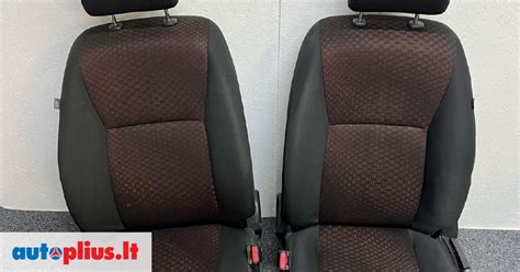 Toyota automobilių salono detalės