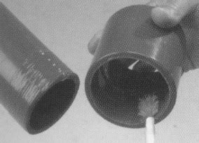 PVC vamzdžių klijavimas