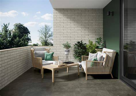 Modulinės PVC plytelės balkono dangai - greitas montavimas ir įvairovė