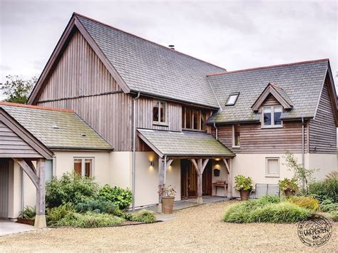 Medinio namo fasado apdaila