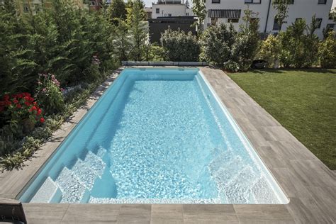 Stiklo pluošto baseino konstrukcija