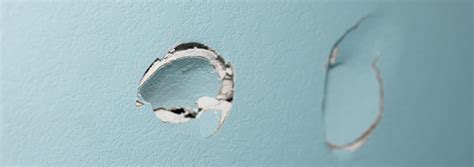 Skylės variantas šviestuvams daugiapakopėse lubose