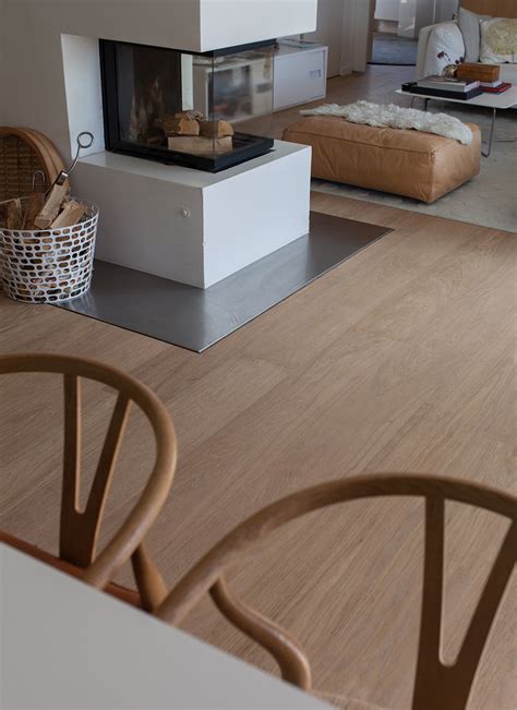 Ąžuolo grindų paviršius su matiniu laku