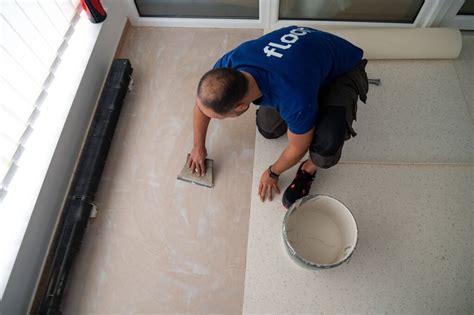 Skystos linoleumo grindys ir modulinės PVC grindys - palyginimas