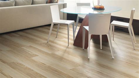 Schematinis vaizdas kaip įrengiamos plaukiojančios grindys