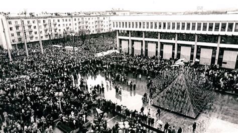 Saugant Spaudos rūmus Vilnius, 1991 m. sausio 11 d.