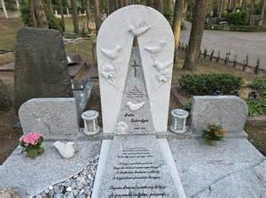 Detalė, kaip atrodo kompozitinės grotelės latake