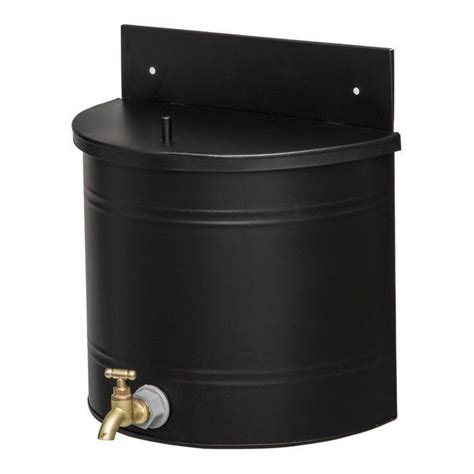 Žiemai paruoštas lauko praustuvas