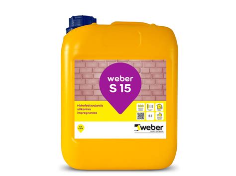 Nuotrauka, demonstruojanti Weber S 15 tepimą ant mūro paviršiaus